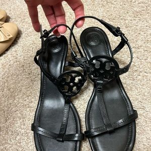 Brand new! Very chic! Never worn